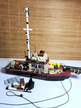 LEGO Ideas 21350 Jaws Orca Boat Set Brody & Quint Minifigures Incomplete
